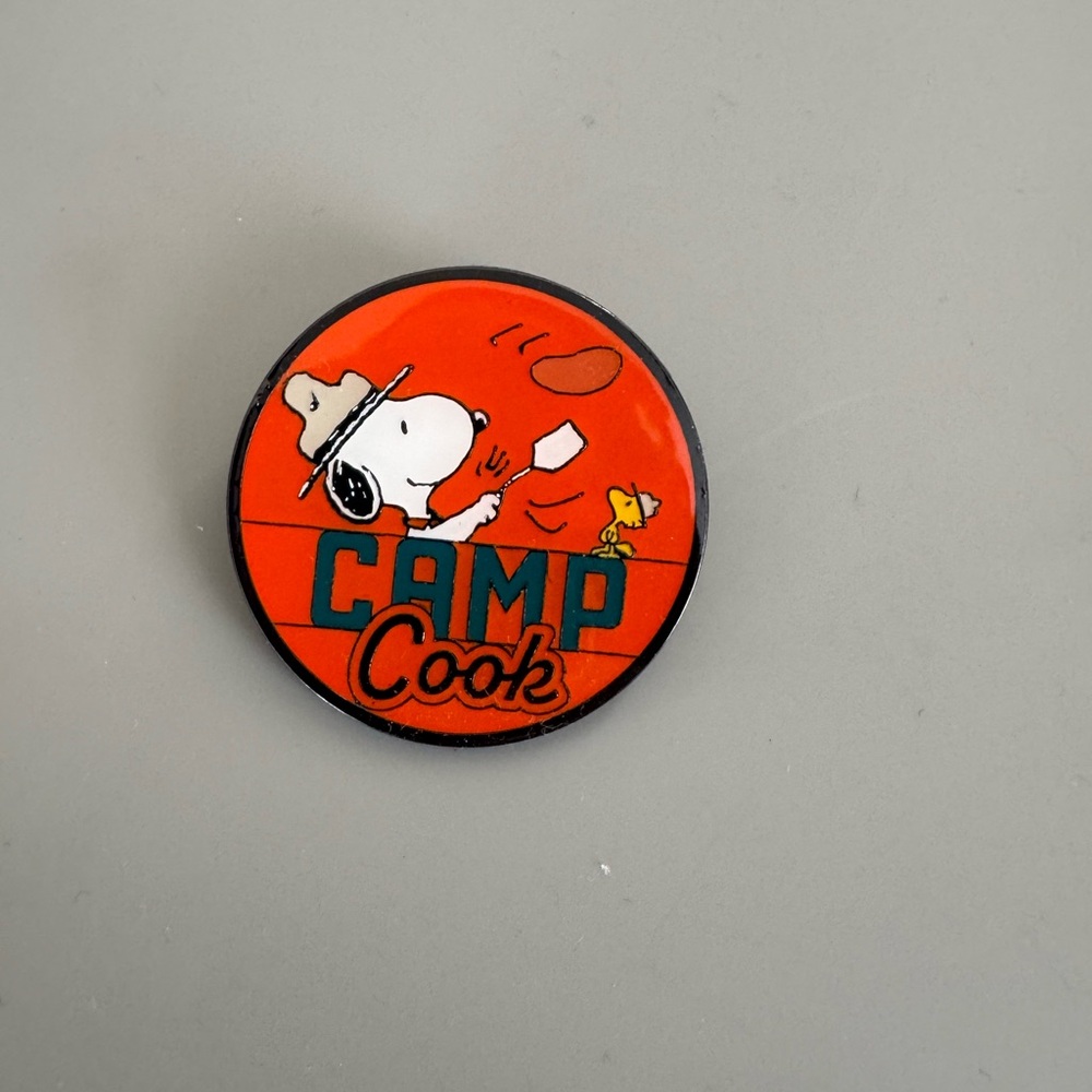 Peanuts Mystery Pin (NO BOX)